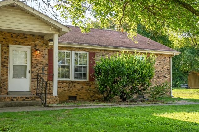1184 Meadowview Dr, Gallatin, TN 37066