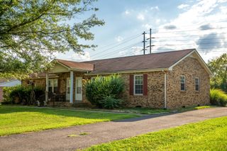 1184 Meadowview Dr, Gallatin, TN 37066