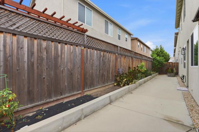 894 Brennan Way, Hollister, CA 95023