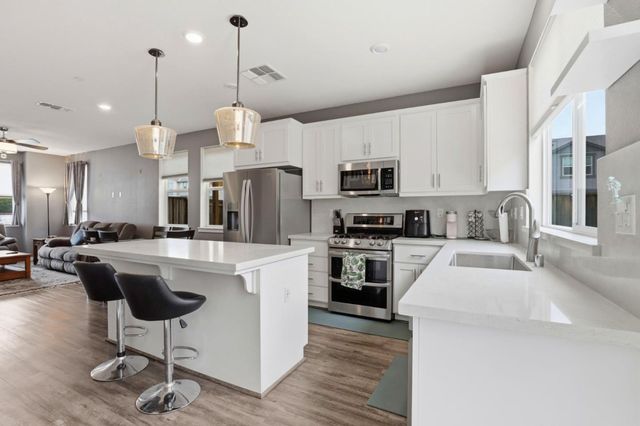 894 Brennan Way, Hollister, CA 95023