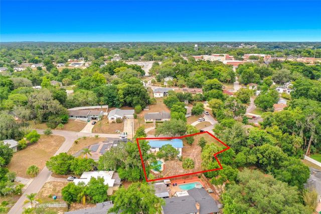 516 S EXETER STREET, Eustis, FL 32726