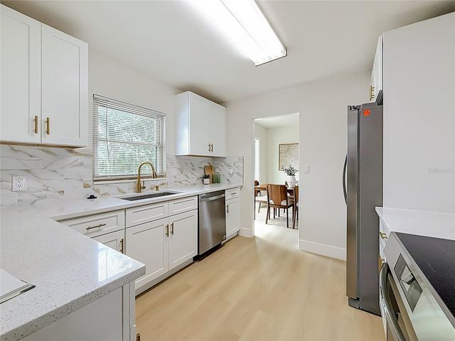 516 S EXETER STREET, Eustis, FL 32726