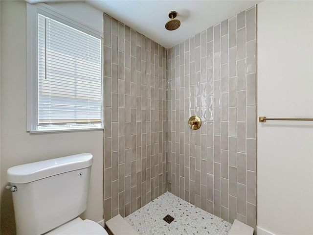 516 S EXETER STREET, Eustis, FL 32726