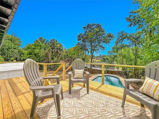 516 S EXETER STREET, Eustis, FL 32726