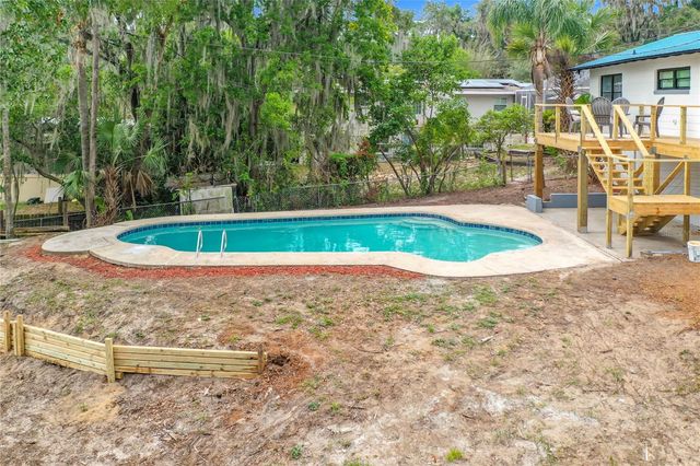 516 S EXETER STREET, Eustis, FL 32726