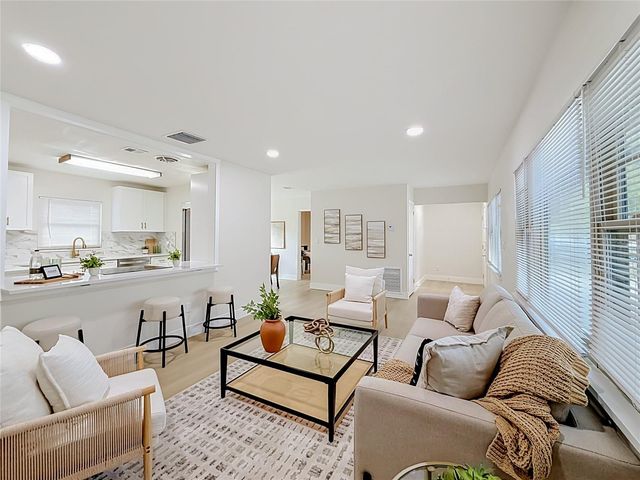 516 S EXETER STREET, Eustis, FL 32726