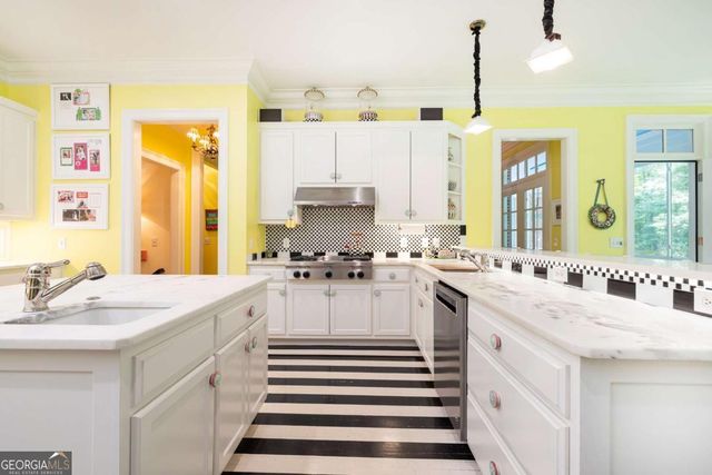 15 Old Paces Place, Atlanta, GA 30327