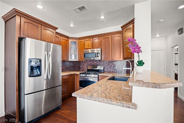251 South Green Valley Parkway 2211, Henderson, NV 89012