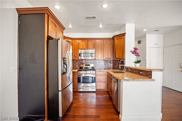 251 South Green Valley Parkway 2211, Henderson, NV 89012