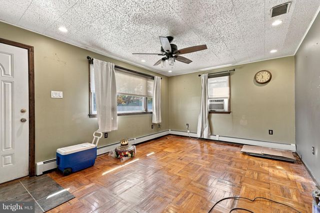 632 PARKVIEW AVE, Penndel, PA 19047