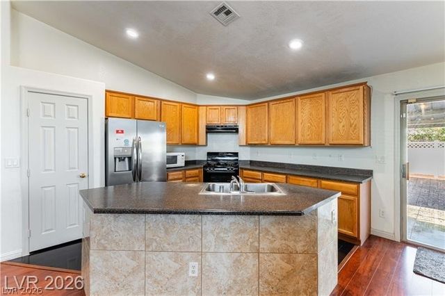 5740 Falling Sun Court, North Las Vegas, NV 89031