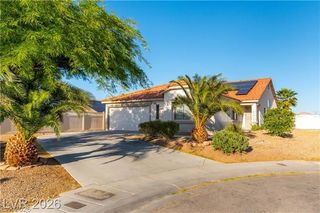 5740 Falling Sun Court, North Las Vegas, NV 89031
