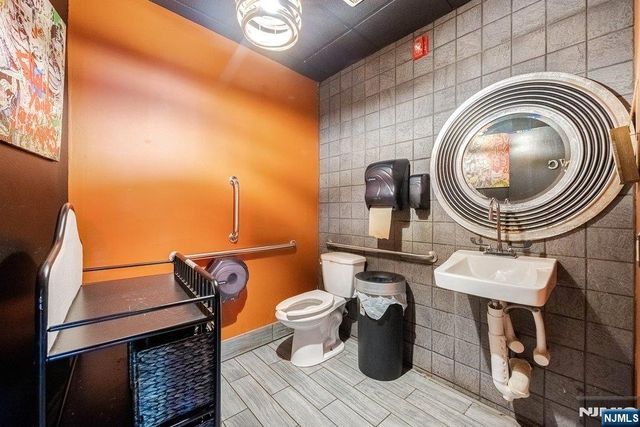 20 E Madison Avenue, Dumont, NJ 07628