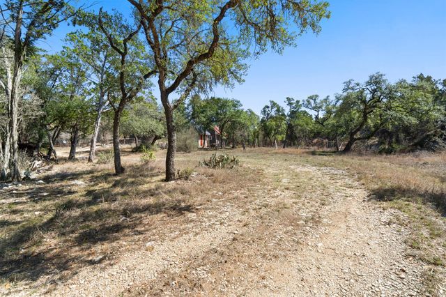 411 Circle DR, Wimberley, TX 78676