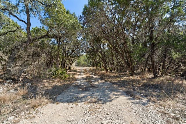 411 Circle DR, Wimberley, TX 78676