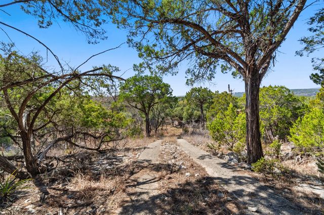 411 Circle DR, Wimberley, TX 78676