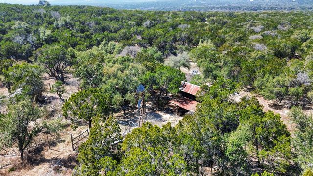 411 Circle DR, Wimberley, TX 78676