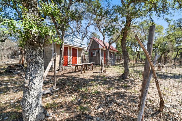 411 Circle DR, Wimberley, TX 78676