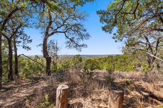 411 Circle DR, Wimberley, TX 78676