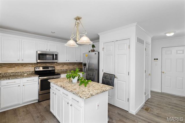 627 W Falls Court, O'fallon, MO 63368