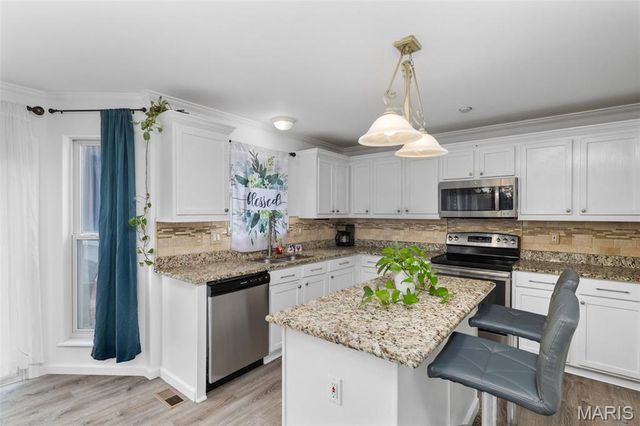 627 W Falls Court, O'fallon, MO 63368