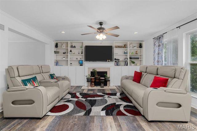 627 W Falls Court, O'fallon, MO 63368