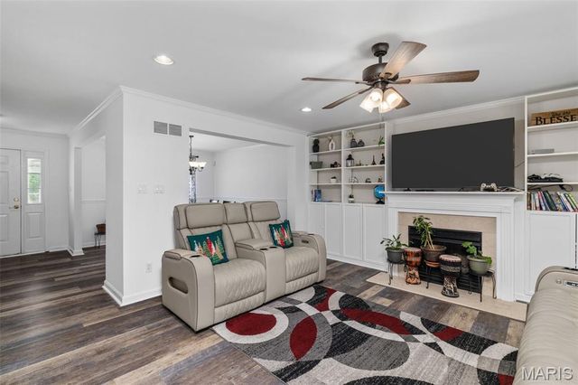 627 W Falls Court, O'fallon, MO 63368