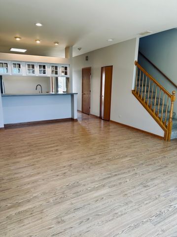 709 Blossom Court 709, Naperville, IL 60540