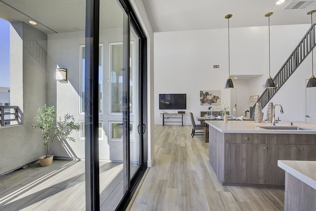 45249 Electric Ter 402, Fremont, CA 94539