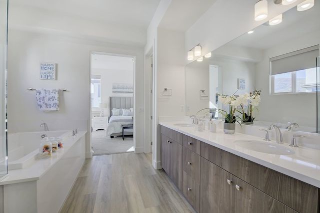 45249 Electric Ter 402, Fremont, CA 94539