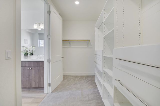 45249 Electric Ter 402, Fremont, CA 94539