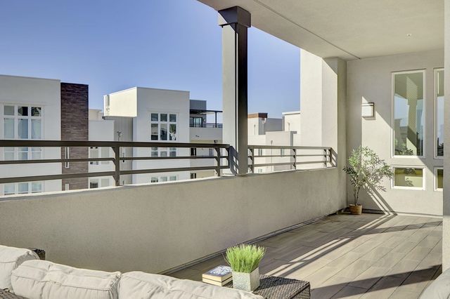 45249 Electric Ter 402, Fremont, CA 94539