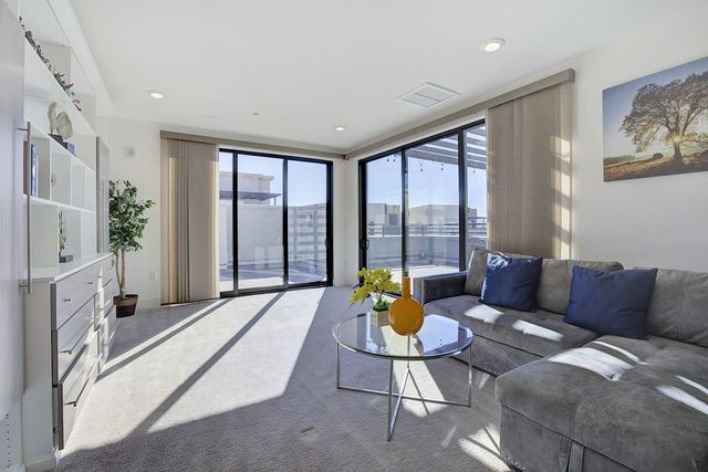 45249 Electric Ter 402, Fremont, CA 94539