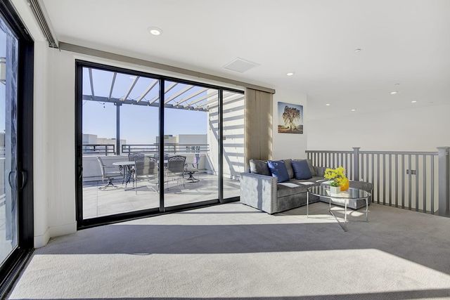 45249 Electric Ter 402, Fremont, CA 94539