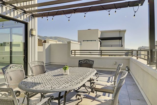 45249 Electric Ter 402, Fremont, CA 94539