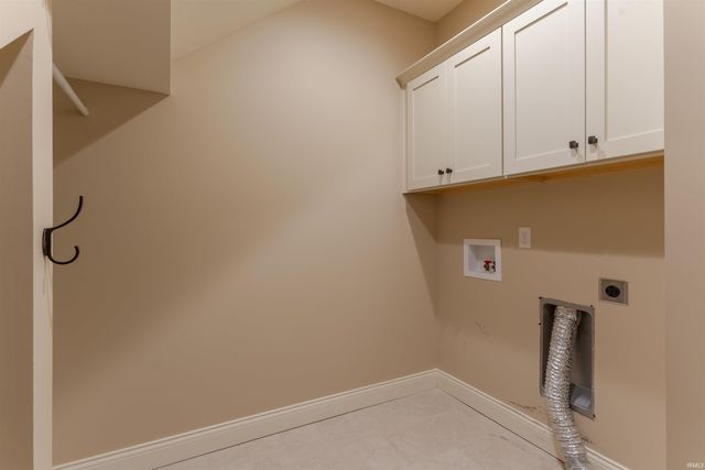 8347 Nolia Lane, Newburgh, IN 47630