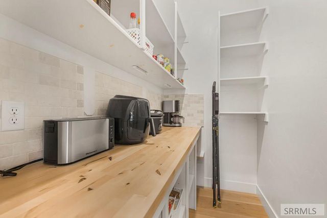 5561 Jolyn Way, Idaho Falls, ID 83404