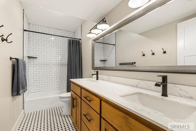 5561 Jolyn Way, Idaho Falls, ID 83404