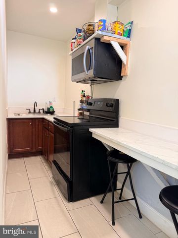 521 E MOORE ST, Norristown, PA 19401