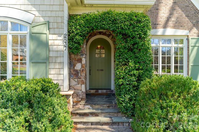 2837 Forest Drive, Charlotte, NC 28211
