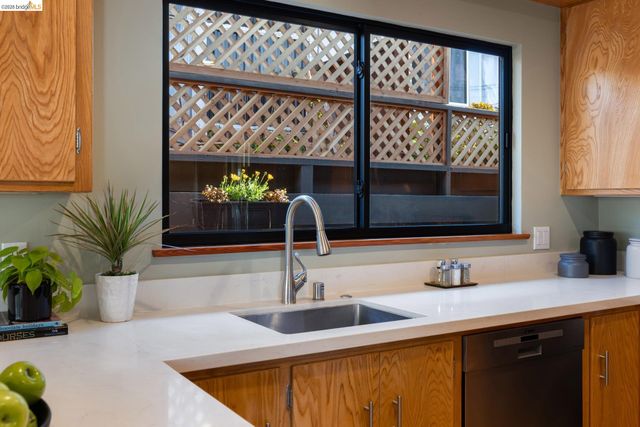 6735 Kenilworth Ave, El Cerrito, CA 94530