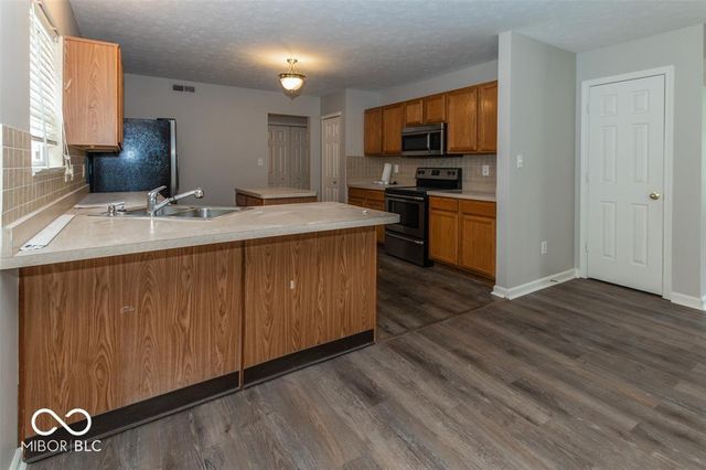 10686 Trailwood Drive, Fishers, IN 46038
