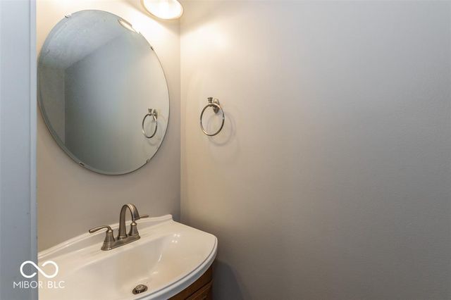 10686 Trailwood Drive, Fishers, IN 46038
