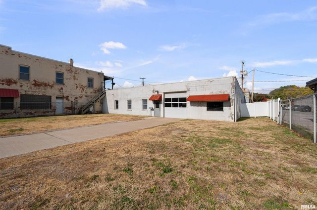 1716 & 1720 STATE Street, Bettendorf, IA 52722