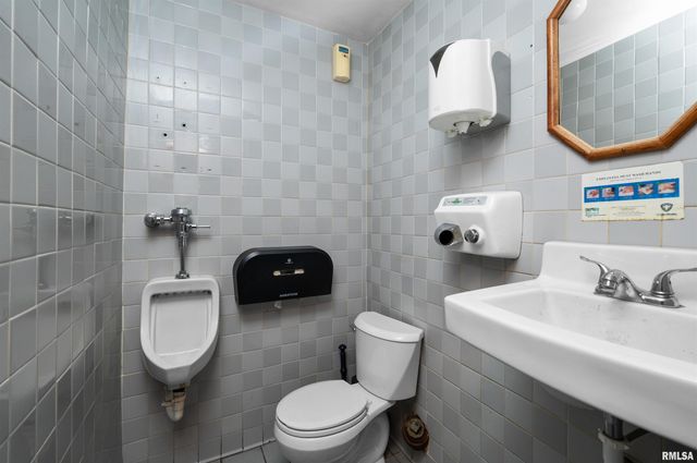 1716 & 1720 STATE Street, Bettendorf, IA 52722