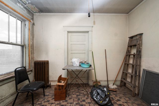 1716 & 1720 STATE Street, Bettendorf, IA 52722