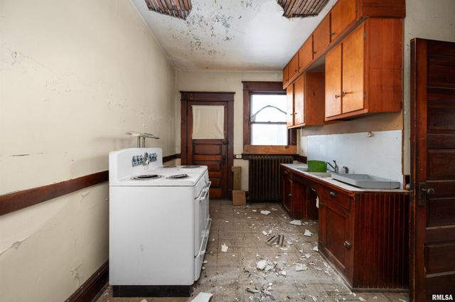 1716 & 1720 STATE Street, Bettendorf, IA 52722