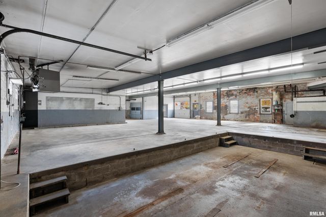 1716 & 1720 STATE Street, Bettendorf, IA 52722