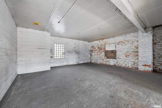 1716 & 1720 STATE Street, Bettendorf, IA 52722