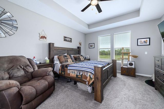 20196 207th Street, Tonganoxie, KS 66086